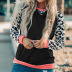 suéter de manga larga con estampado de leopardo de otoño y costuras en contraste estilo callejero con cuello redondo NSSI2368