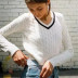 Contrasting color V-neck sweater   NSHS23512