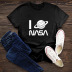 cómoda camiseta de manga corta serie espacial nasa oscura NSSN1452