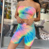Conjunto de top y shorts con estampado de arcoíris NSXYA39486