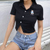 Camiseta de solapa irregular con bordado de nueva moda de verano NSLQ53212