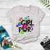 Camiseta de manga corta con estampado Colorblock Graffiti Girl Pwr NSYAY57681