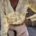Top de camisa de manga larga con botones y cuello en V NSYF65016