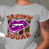Camiseta de manga corta con estampado de labios de gran tamaño nihaostyles ropa al por mayor NSXPF70852