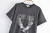 Camiseta holgada de cuello redondo y manga corta con estampado de águila NSAM114503