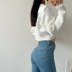 Suéter recortado de manga larga con puños elásticos de color liso con solapa NSXDX139171