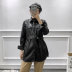 chaqueta de piel sintética de manga larga con cinturón de color liso NSYXB139174