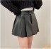 falda plisada corta de piel sintética de cintura alta en color liso NSGXF139315