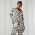 El conjunto de pijama de seda de imitación a rayas con solapa suelta de manga larga se puede usar afuera NSMSY139544