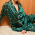 Conjunto de pijama con estampado de luna y estrella de solapa de manga larga informal suelto NSMSY139550