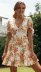 Vestido floral ajustado de manga corta con cuello en V NSAM127558