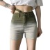 Shorts de mezclilla ajustados con cintura alta y elasticidad degradada NSGXF129110