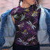 Camiseta de manga corta con cuello redondo y estampado de libélulas de talla grande NSLBT129794