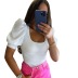 Camiseta slim de color liso con escote redondo y mangas abullonadas pespuntes multicolores NSZXS125769