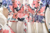 Vestido camisero amplio con cinturón de manga larga y solapa floral con botones NSYXG132965