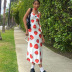 vestido tubo sin espalda con estampado de fresas y cuello halter NSJYF136129