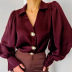 blusa de satén de color sólido con solapa de cuello en v suelta casual con mangas de linterna NSONF136850