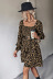 vestido corto de manga larga con cuello cuadrado y cintura alta con estampado de leopardo NSLNZ136902