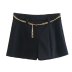 Pantalones cortos cortos de cintura baja con decoración de cadena de cintura de color sólido NSYXB137067