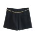 Pantalones cortos cortos de cintura baja con decoración de cadena de cintura de color sólido NSYXB137067