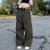 Pantalones cargo tejidos con cordón y costuras asimétricas en los bolsillos de color liso NSSSN136222